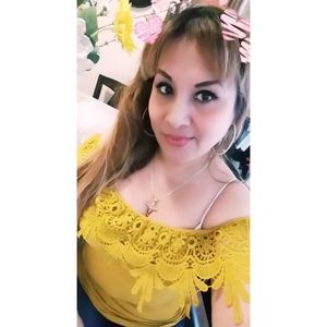 Meet your Posher, Delia